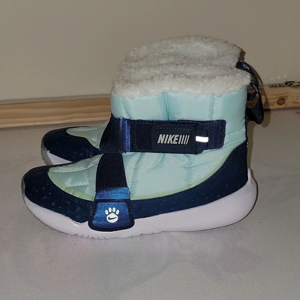 Nike Flex Advantage SE Boots • Sizes 13.5, 1, 2 Kids Shoes • Blue / Silver • New